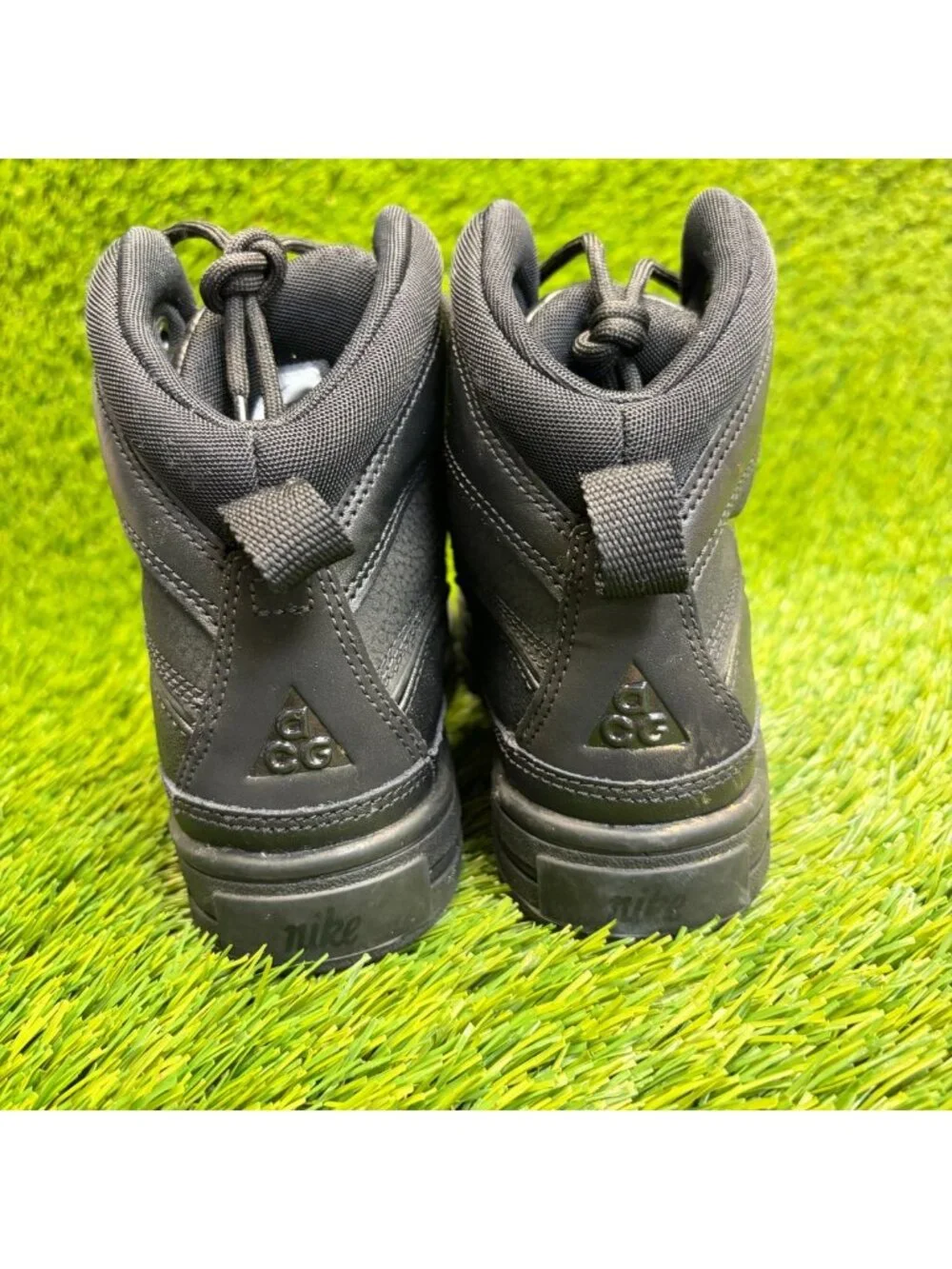 Nike ACG Woodside 2 Boys Size 1Y Triple Black Athletic Leather Hiking Boots